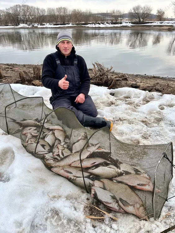 Рыбалка в Москве. Зачётные щука и окунь на фидер